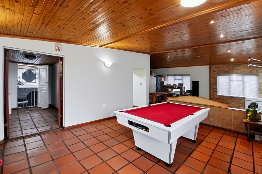 4 Bedroom Property for Sale in Oakdale Western Cape